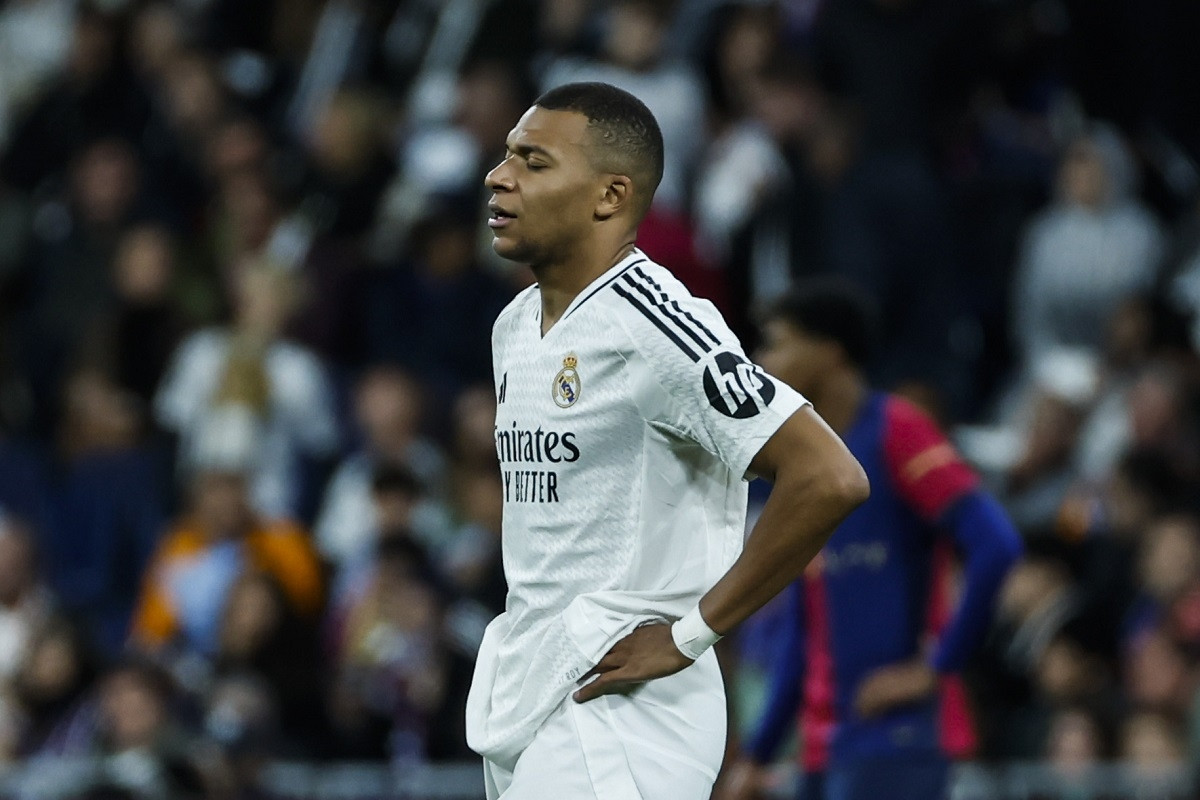 Real Madrid thua mất mặt Barca, sếp bự lệnh gắt Mbappe và dàn sao