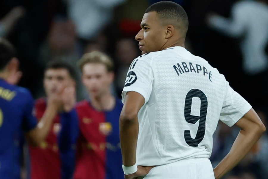 Real Madrid bị Barca hủy diệt ở Bernabeu: Ác mộng của Mbappe