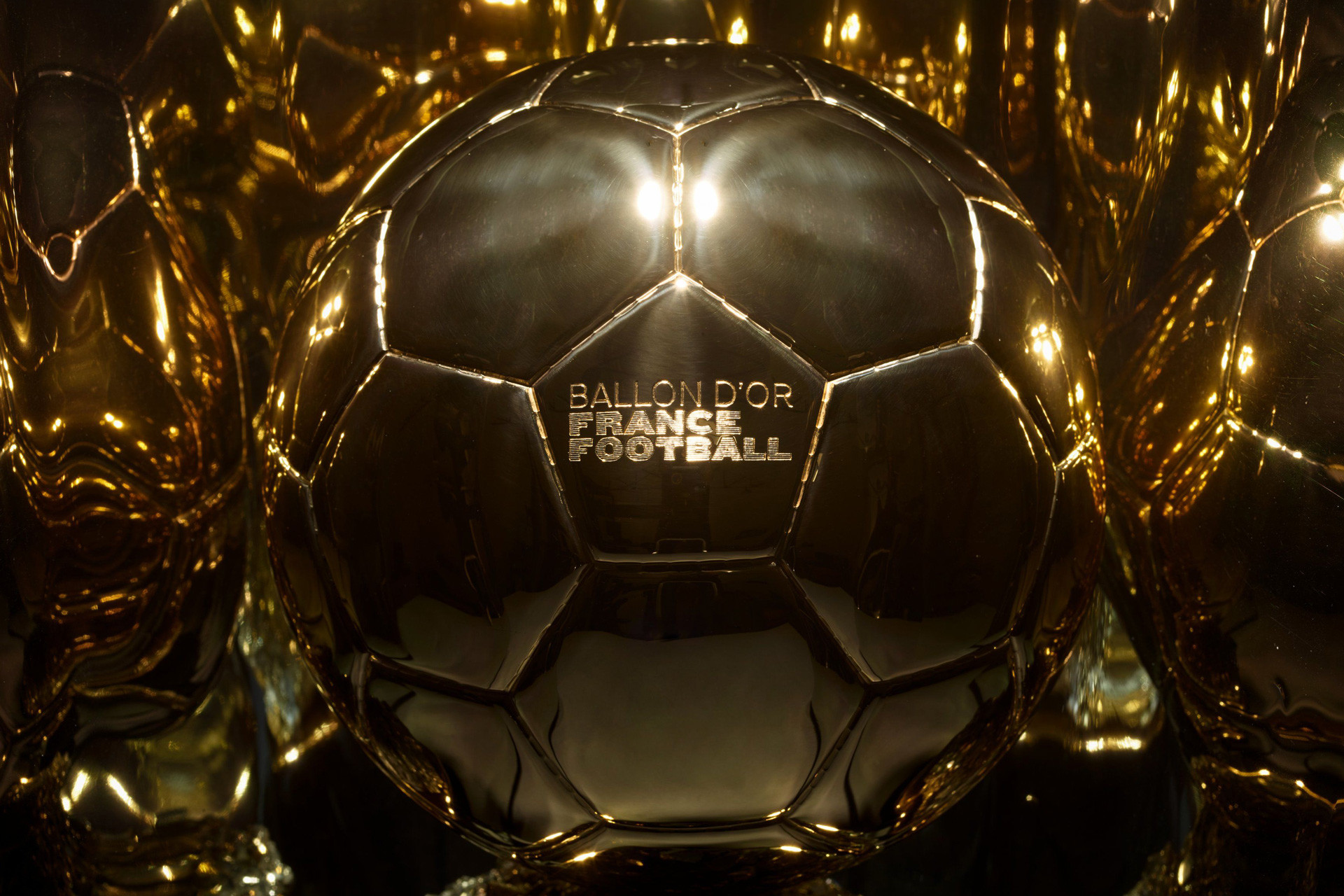 Qua bong vang. France Football