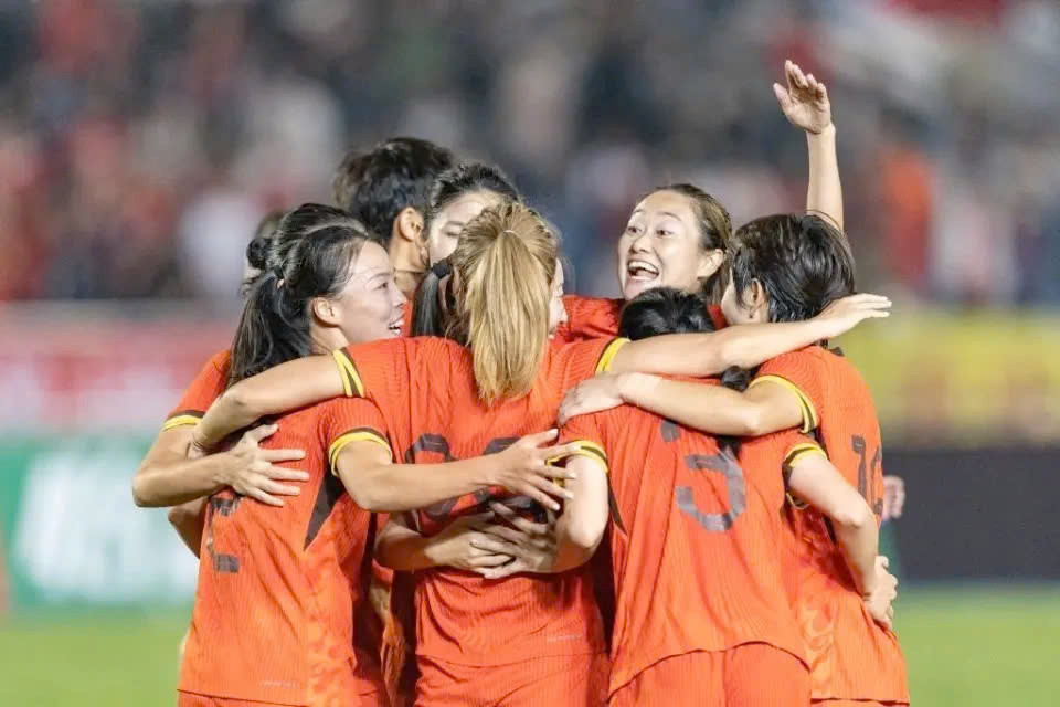 tuyen nu trung quoc.jpg