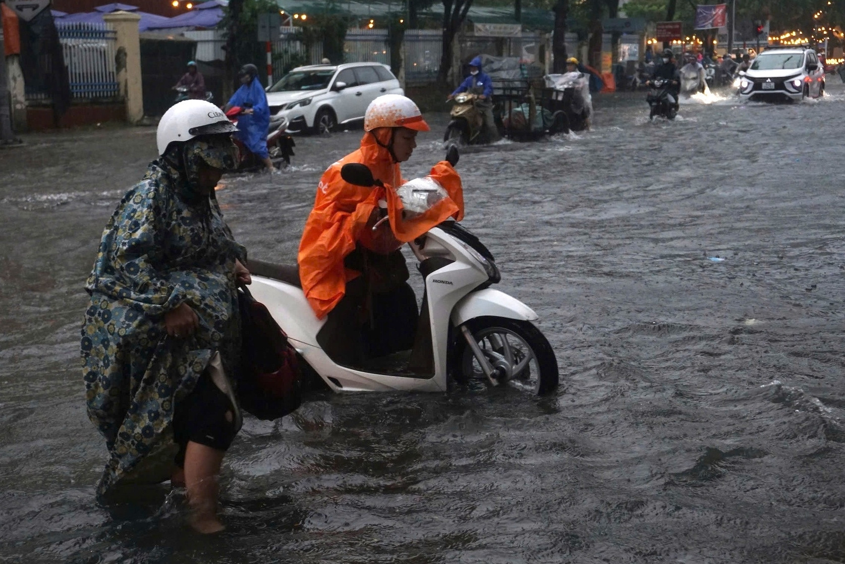 Dự báo thời tiết 4/10/2024: Bắc Bộ có sương mù, Tây Nguyên và Nam Bộ mưa lớn