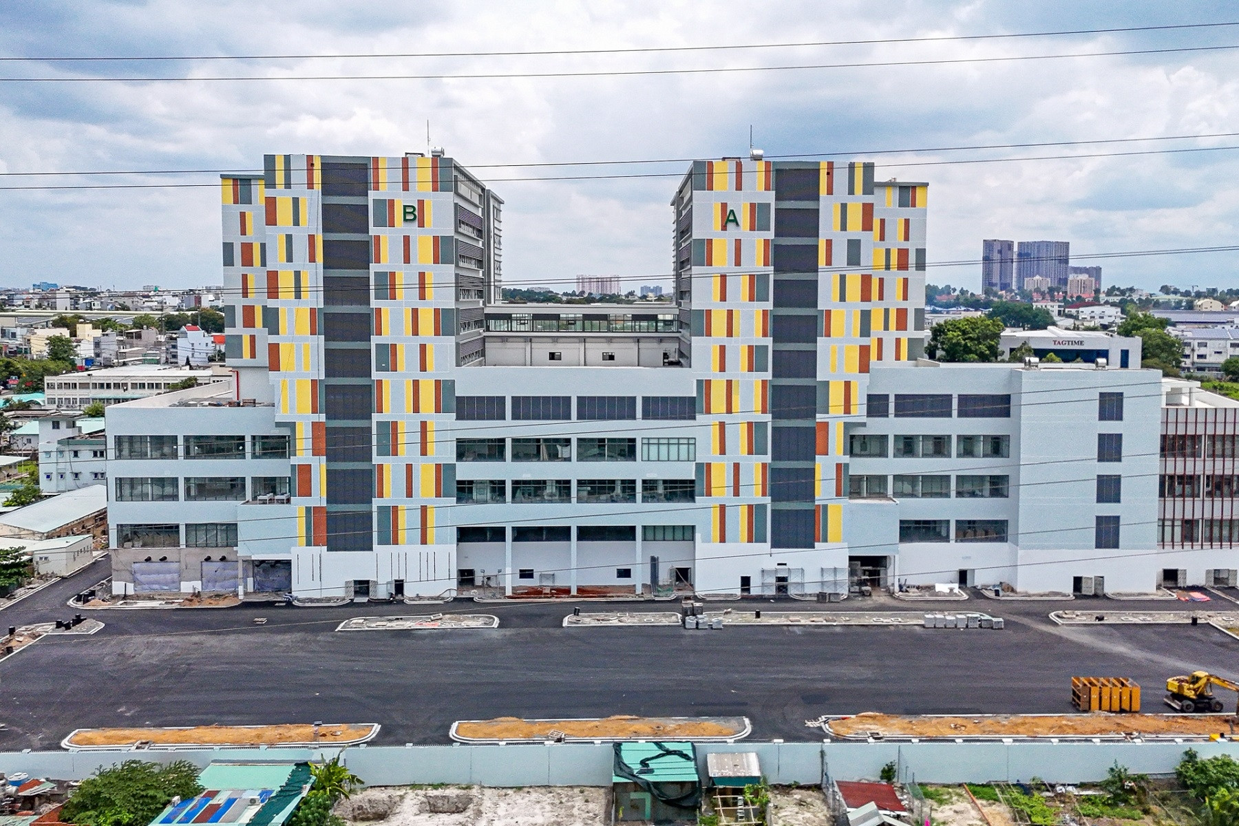 Vì sao 3 bệnh viện cửa ngõ TPHCM vẫn chưa được mua thiết bị y tế?