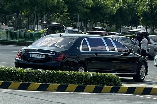 Lộ diện xe siêu sang Maybach S 600 Pullman giá 70 tỷ của đại gia Sài Gòn