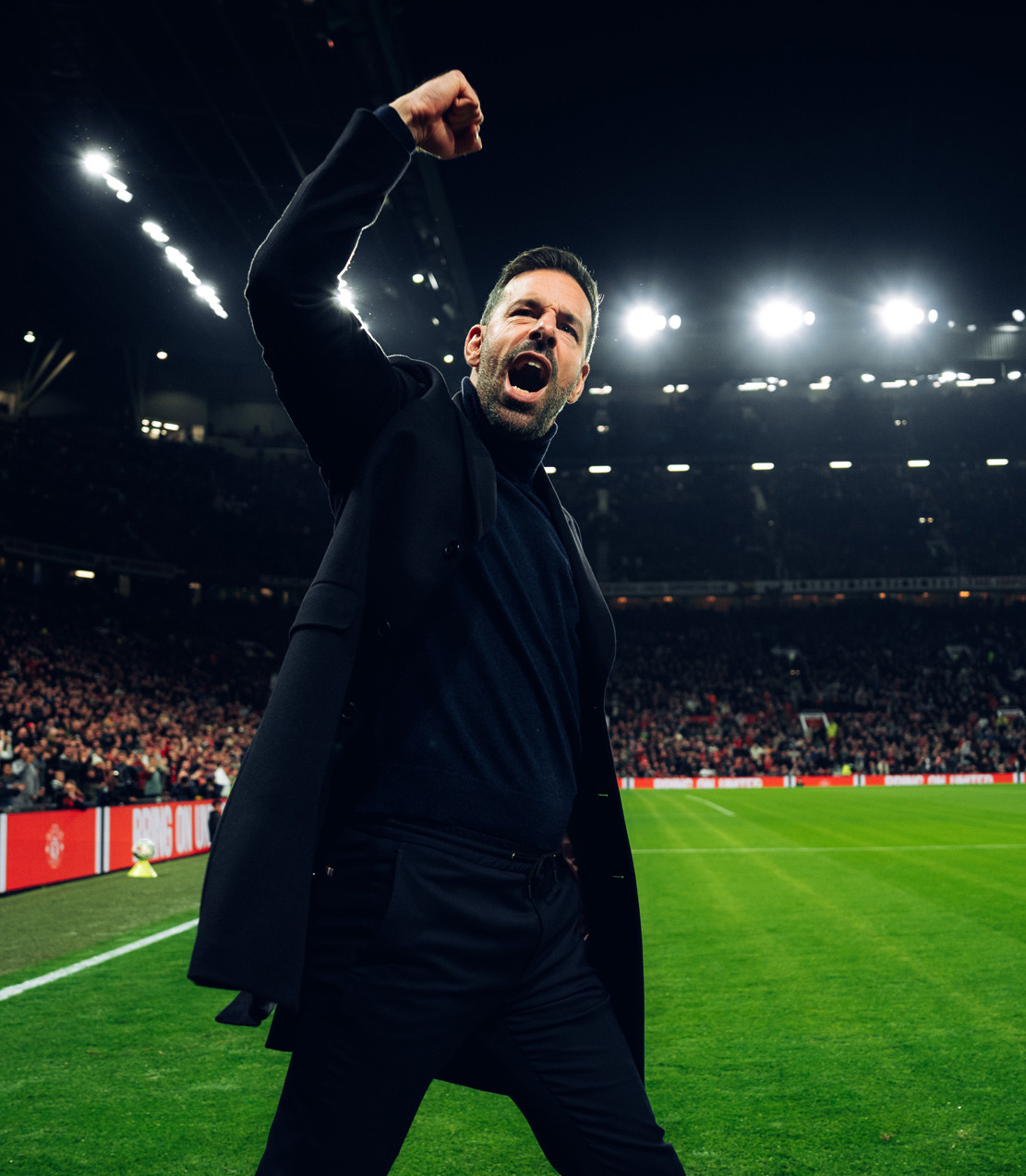 MU thắng tưng bừng khi Van Nistelrooy làm HLV tạm quyền MU MUFC