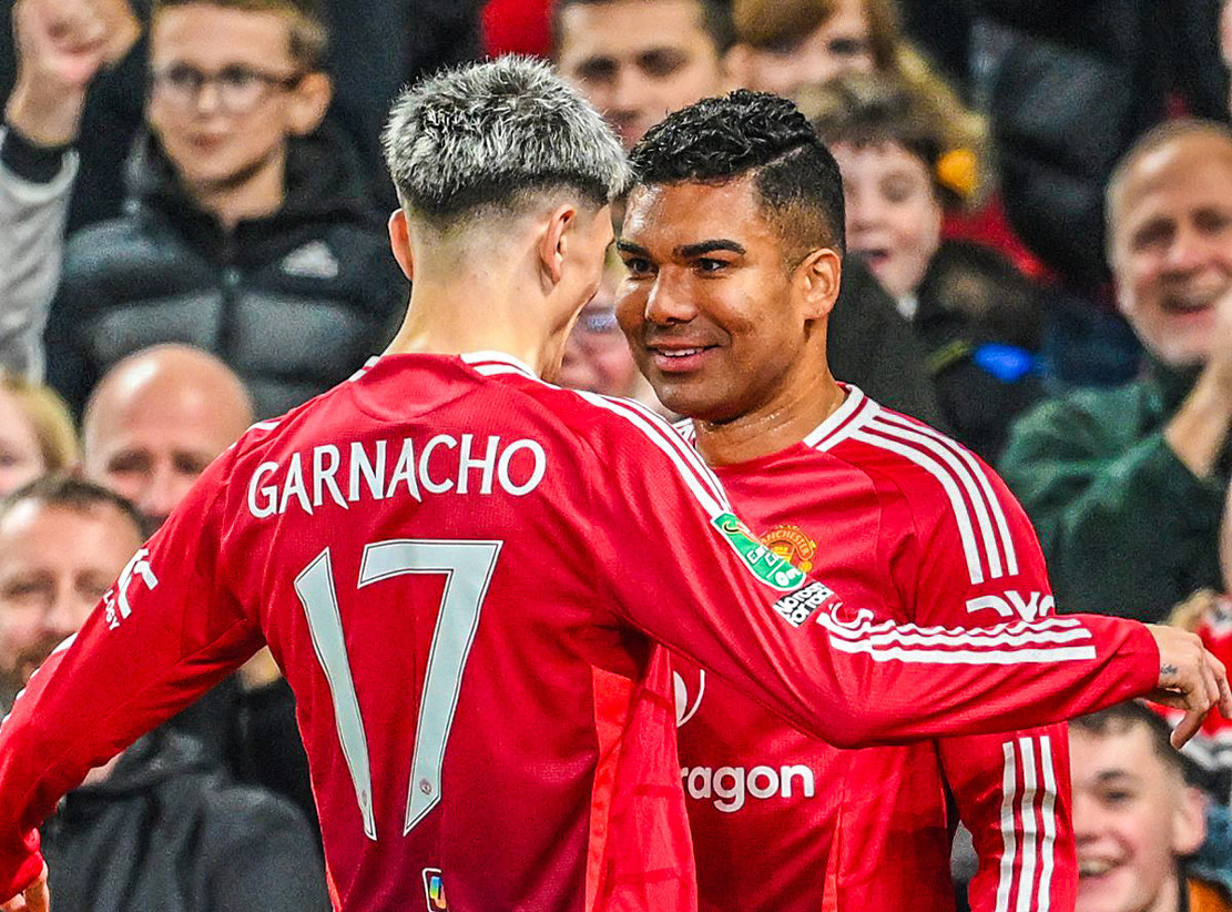 MU thắng tưng bừng khi Van Nistelrooy làm HLV tạm quyền MU MUFC