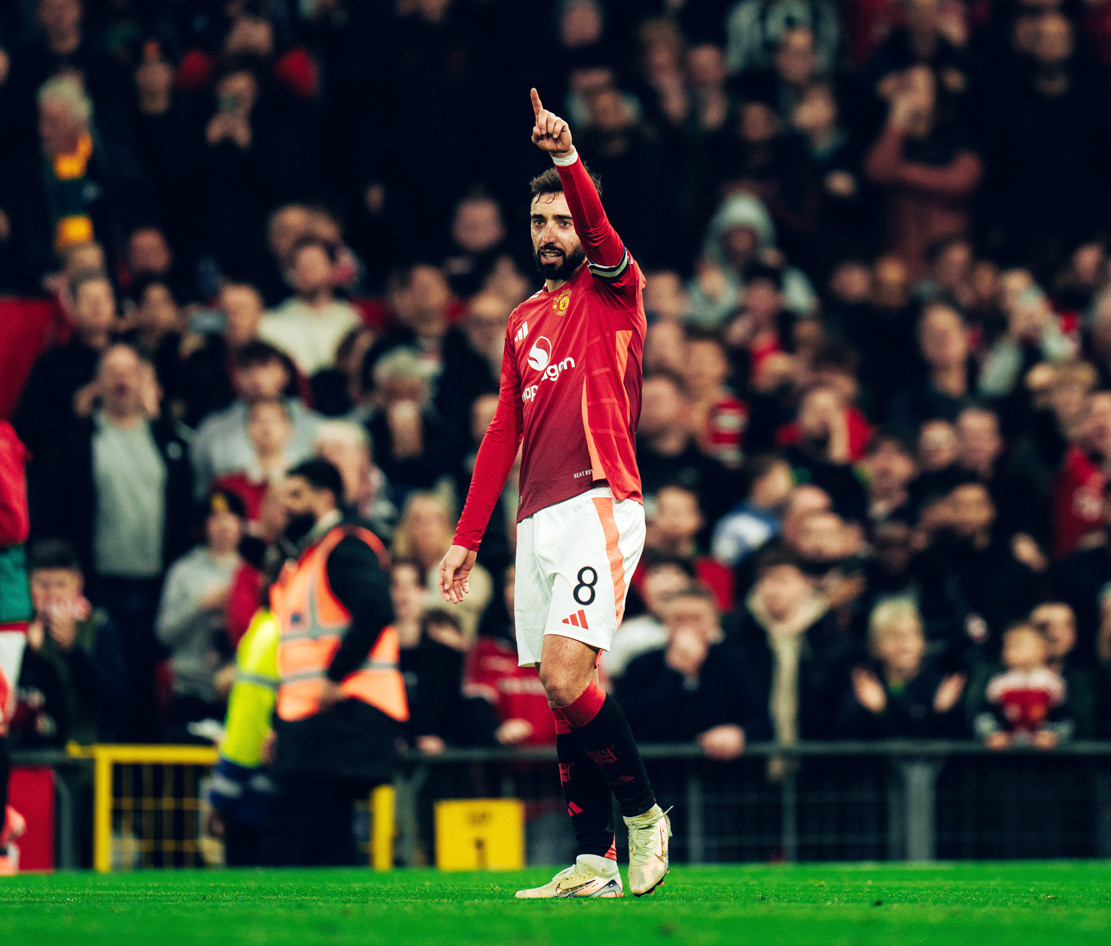 MU thắng tưng bừng khi Van Nistelrooy làm HLV tạm quyền MU MUFC