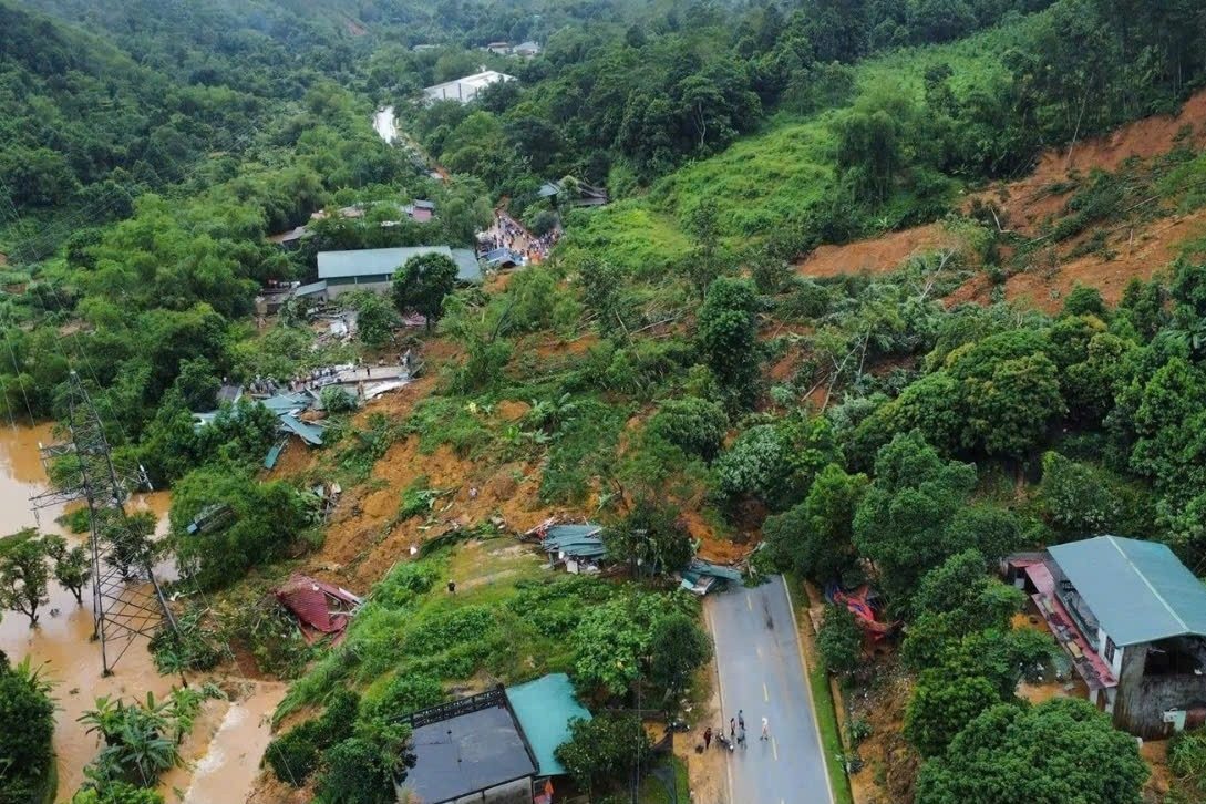 Đảm bảo liên lạc thông suốt phục vụ điều hành, ứng phó với lũ và sạt lở