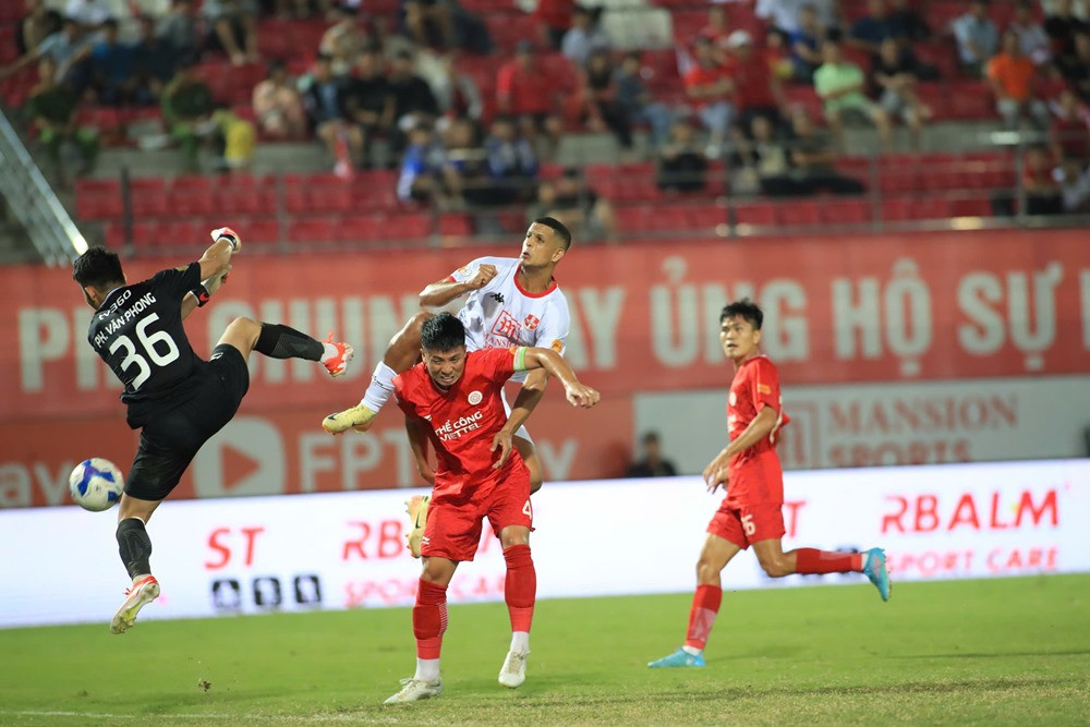 hai phong vs the cong viettel 1.jpg