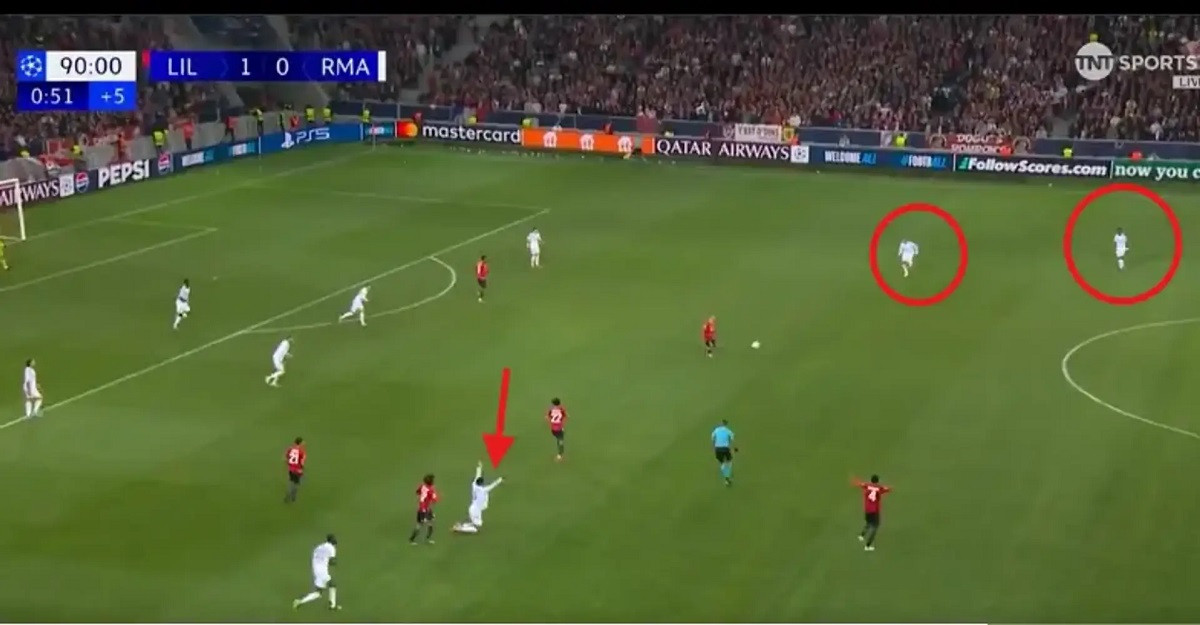 jude bellingham Mbappe Vinicius tribuna.jpg