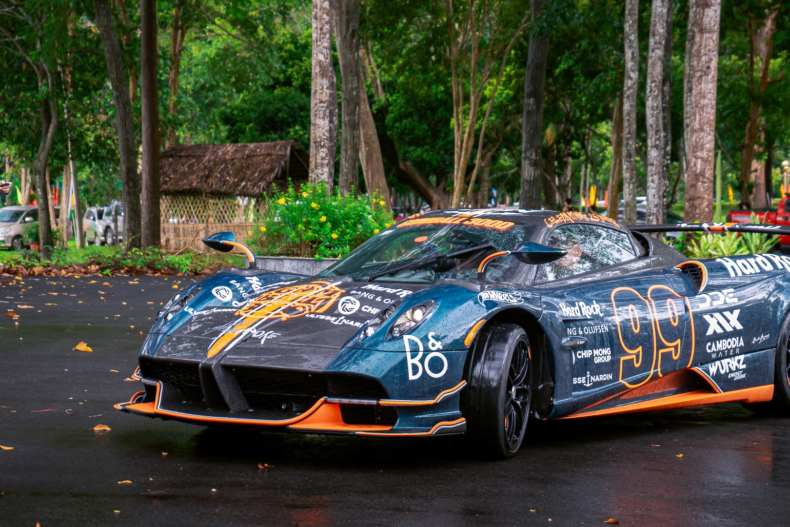 Siêu xe Pagani Huayra giá hơn 123 tỷ đẳng cấp hơn