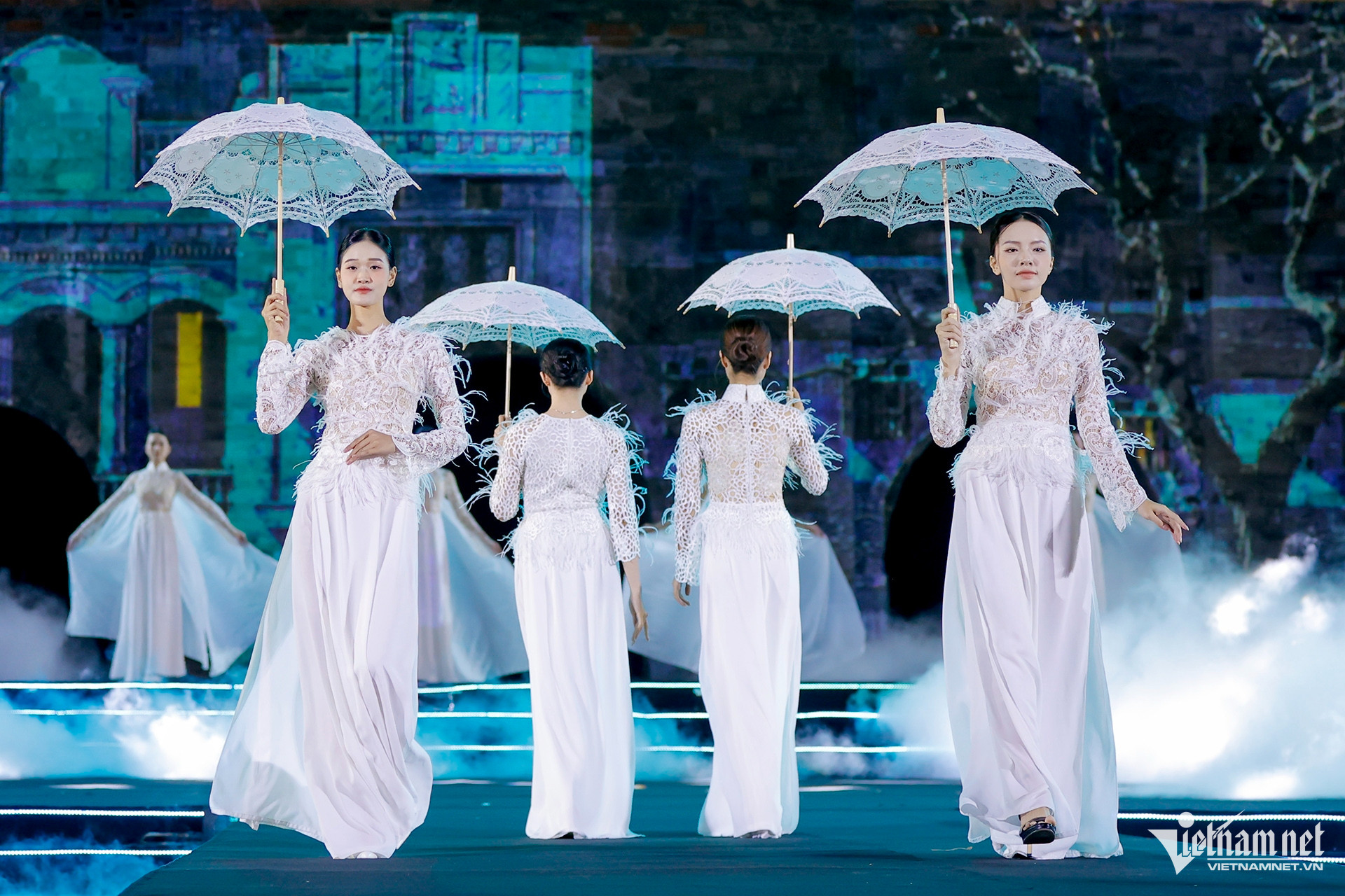 W-ao dai 7.jpg