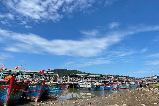 Sát cánh cùng ngư dân vươn khơi bám biển, bảo vệ chủ quyền Tổ quốc