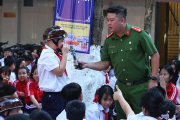 Phòng tai nạn cho học sinh, quận Ba Đình ra mắt 'Cổng trường an toàn giao thông'