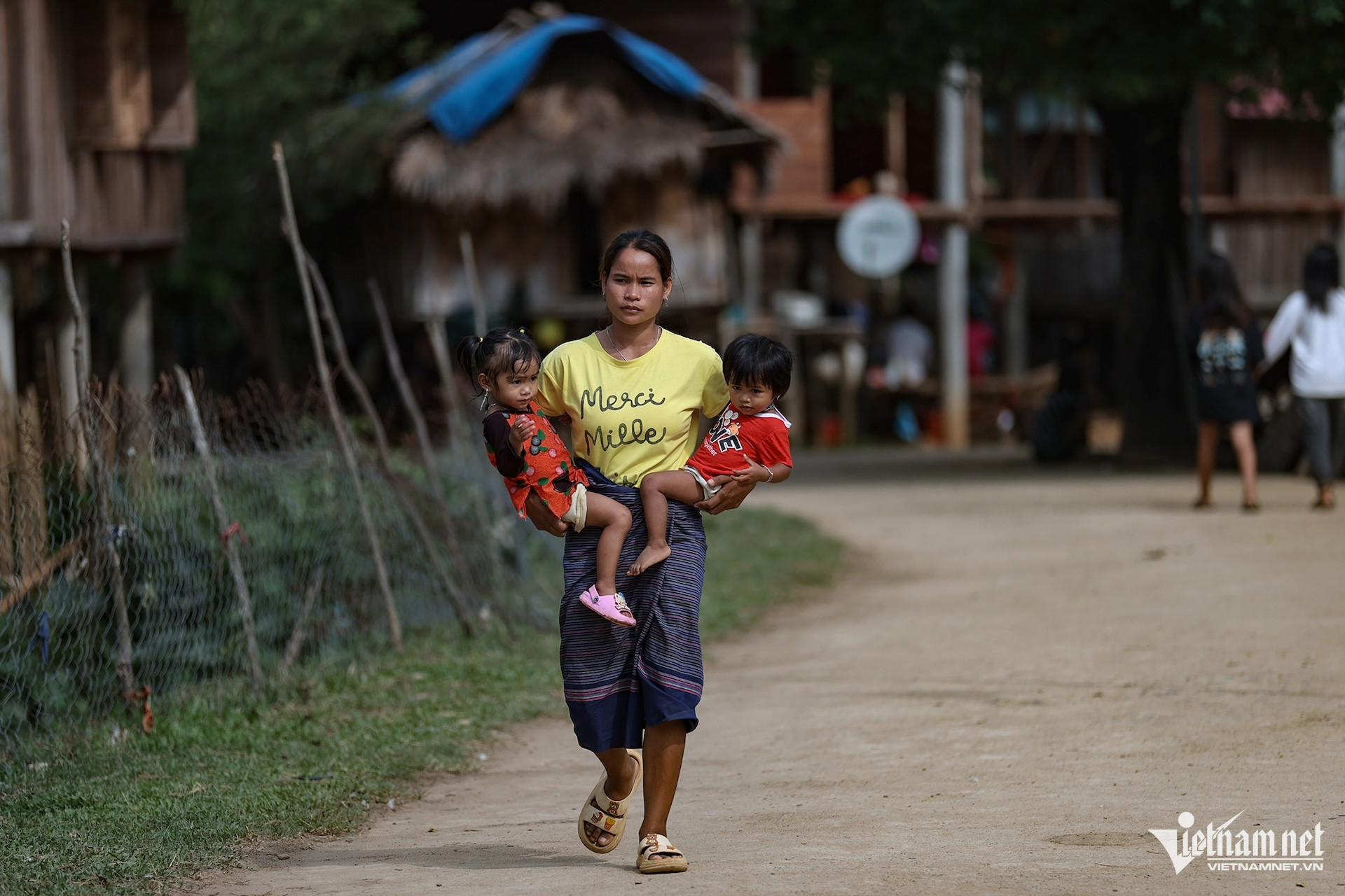 W-giam ngheo dan toc.jpg