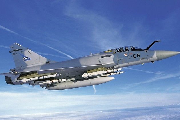 Pháp cấp tiêm kích Mirage 2000 cho Ukraine, tàu quét mìn của Nga bị vô hiệu hóa