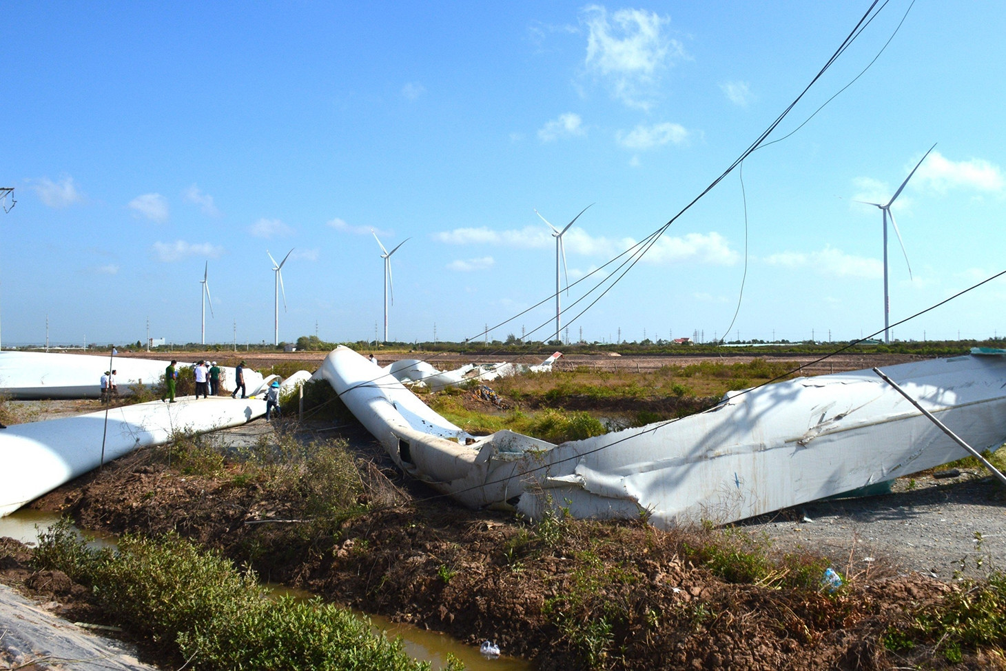 Vụ rơi quạt điện gió: Đòi bồi thường 160 tỷ, sau nhận hỗ trợ 500 triệu đồng