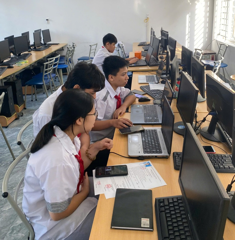 Một tiết tin học tại trường THCS Mạo Khê 1.