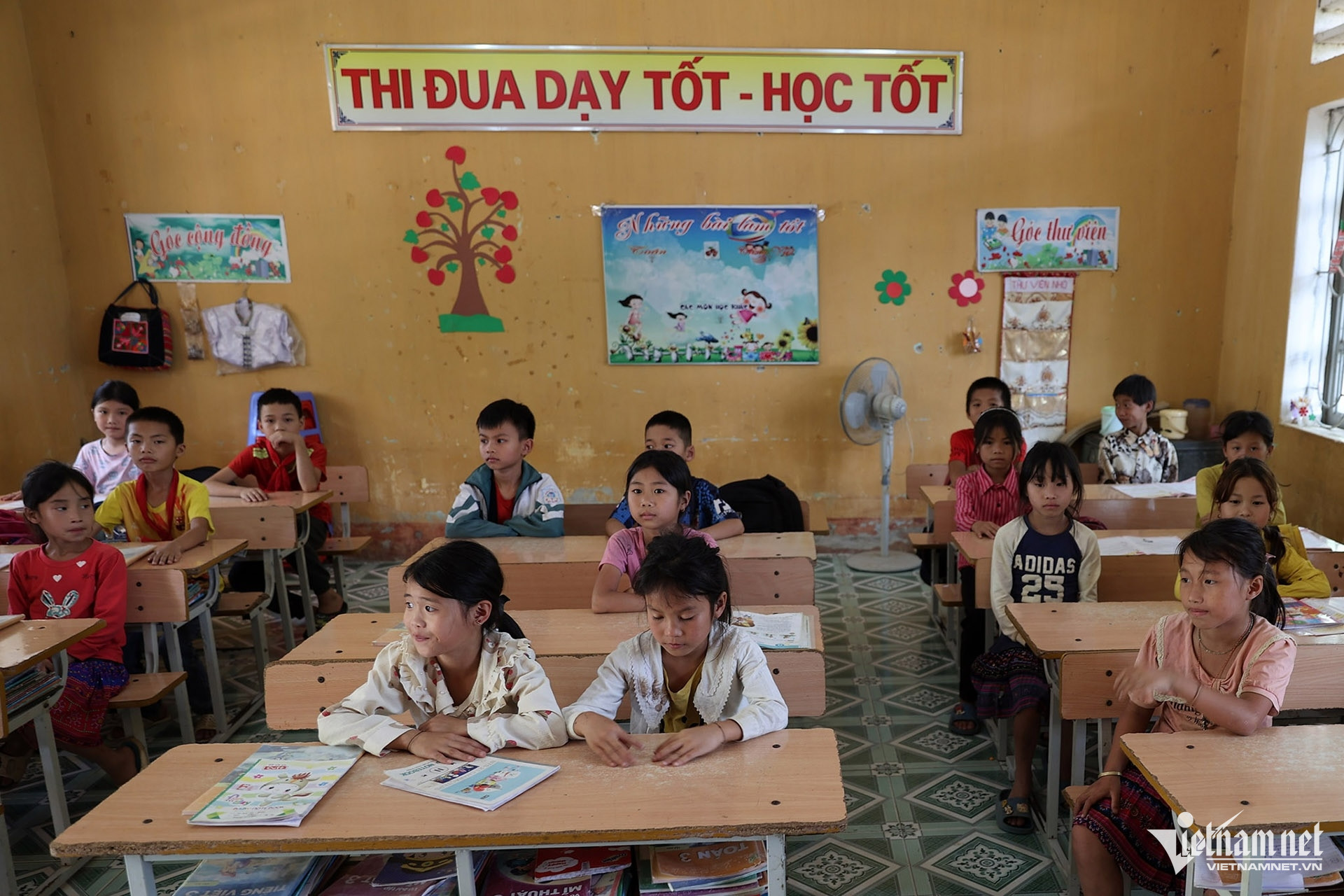 W-hoc sinh nong thon giam ngheo.jpg