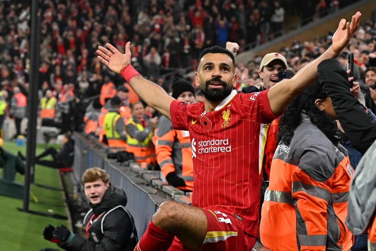 Salah bùng nổ, Liverpool xây chắc ngôi đầu Ngoại hạng Anh