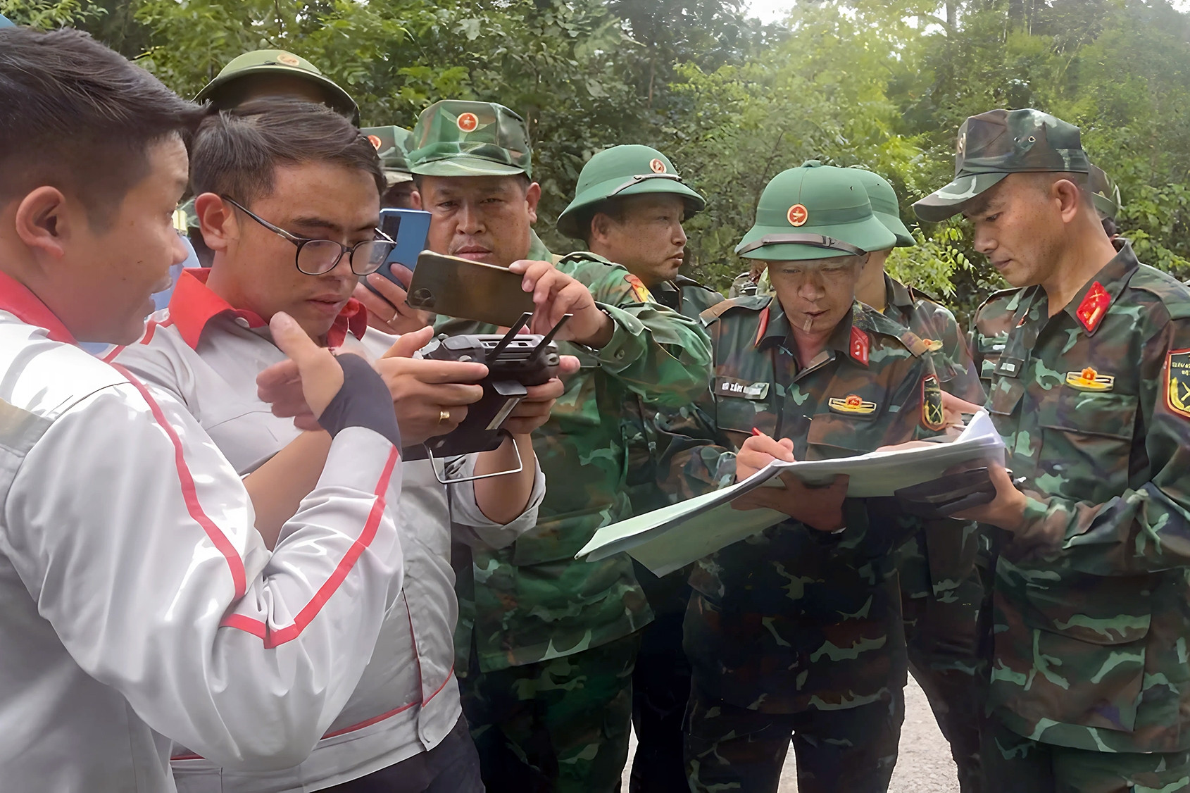 5 tiếng tìm tọa độ phi công Yak-130 và hồi chuông ‘cân não’
