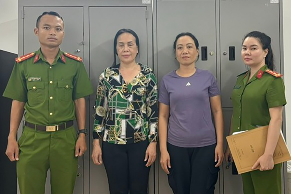 Bắt 2 người phụ nữ trong vụ chuyển hơn 700 viên kim cương vào Việt Nam