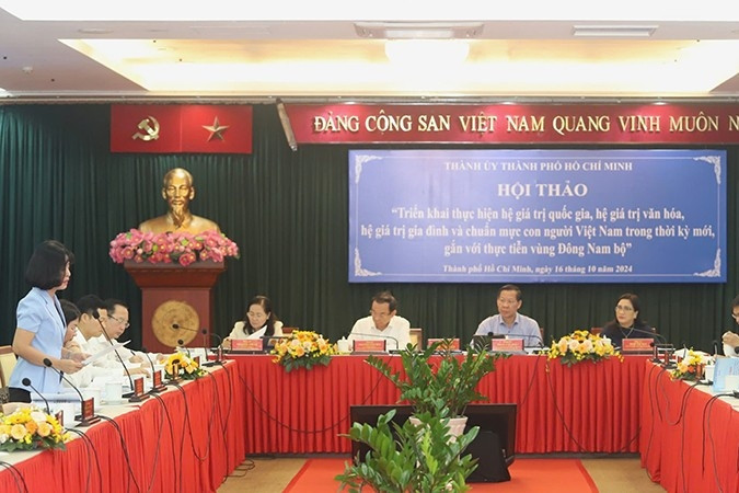 Giữ gìn và phát huy hệ giá trị gia đình truyền thống Việt Nam