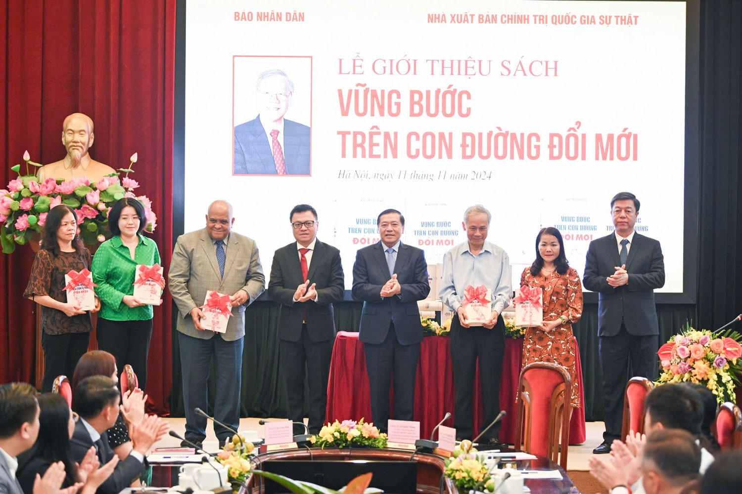 Hoàn thành bộ sách 'Vững bước trên con đường đổi mới' của cố Tổng Bí thư Nguyễn Phú Trọng