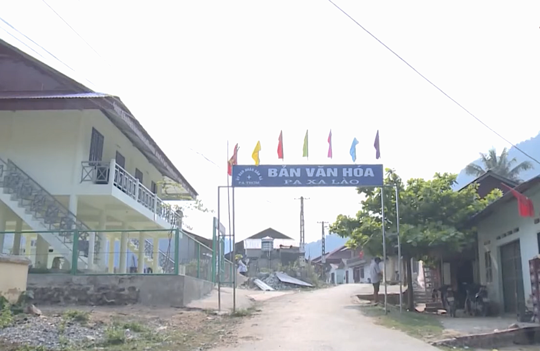 Xây dựng nông thôn mới đã góp phần tạo diện mạo mới cho xã Pa Thơm