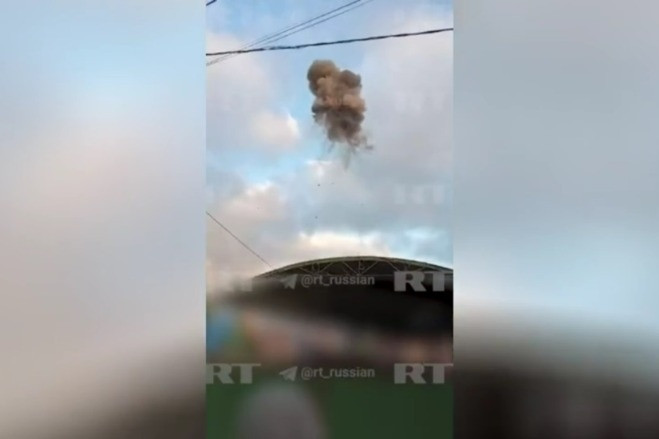 Video hàng loạt UAV Ukraine phát nổ trên bầu trời Moscow