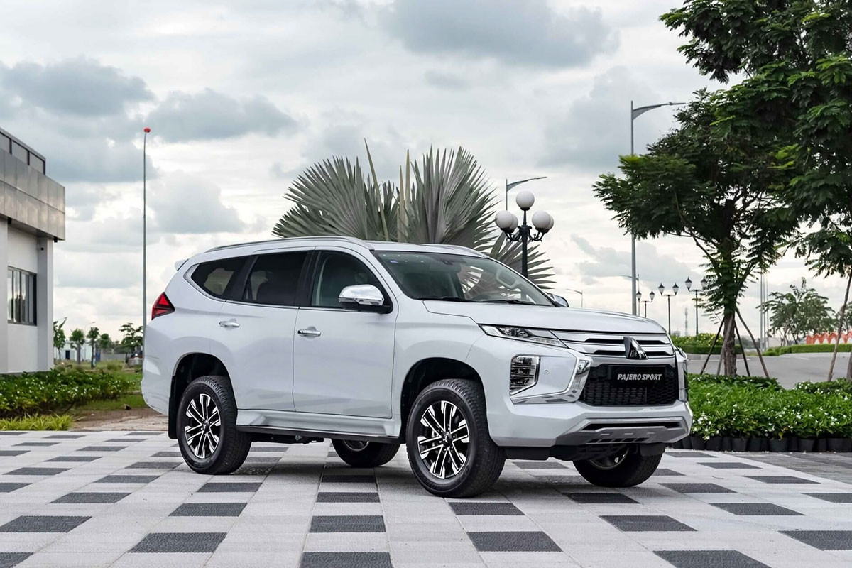 Top 10 xe bán chậm tháng 10: Pajero Sport trở lại, Accord đứng đầu