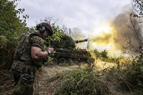 Ukraine dồn toàn lực tấn công vùng Kursk của Nga, ‘bỏ rơi’ tiền tuyến Donetsk