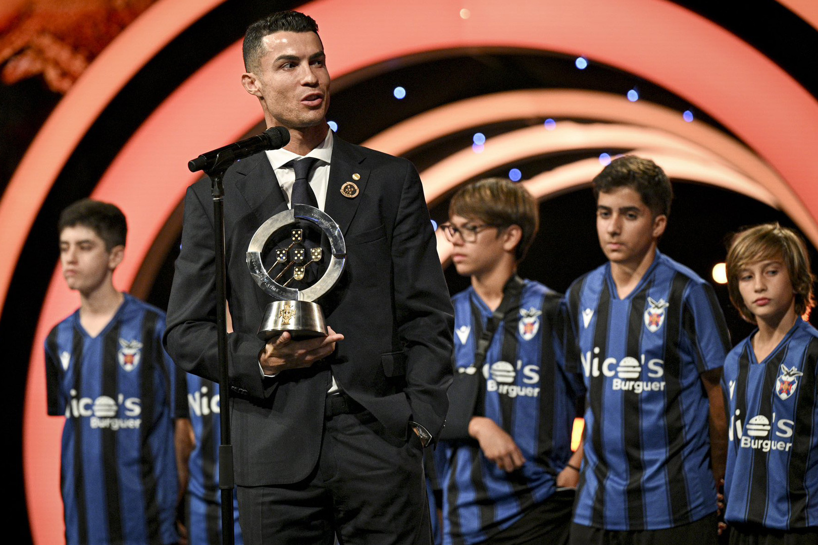 Ronaldo Bo Dao Nha Quina Platino. SI. ESPECIAL