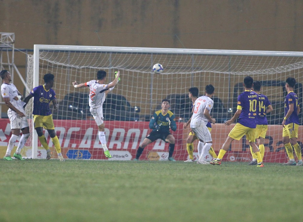 ha noi vs binh duong 1.jpg