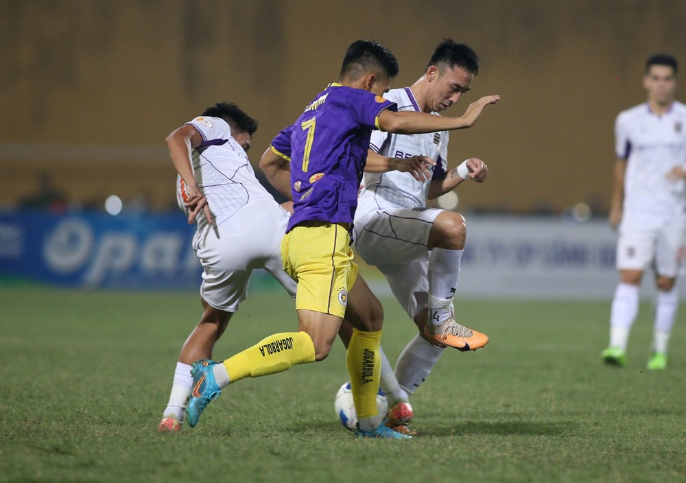 ha noi vs binh duong.jpg