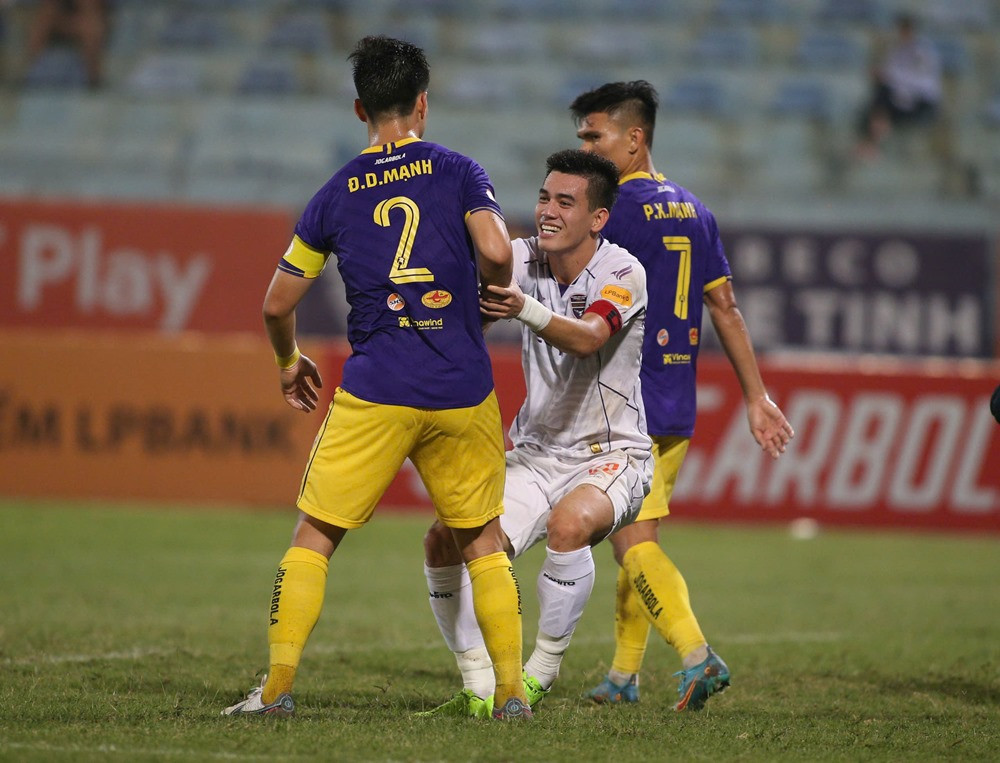 ha noi vs binh duong.jpg