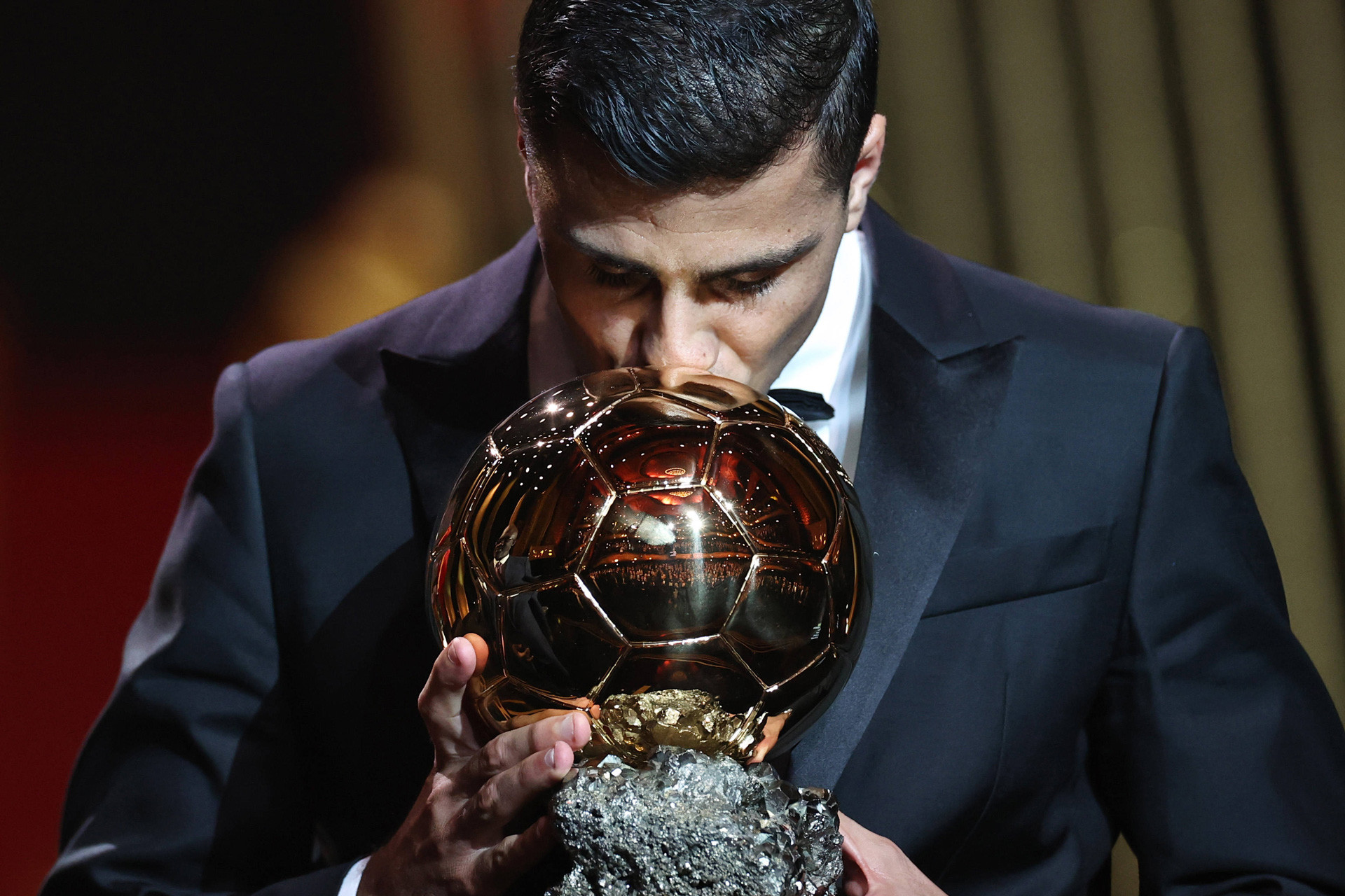 Rodri Qua bong vang. Imago