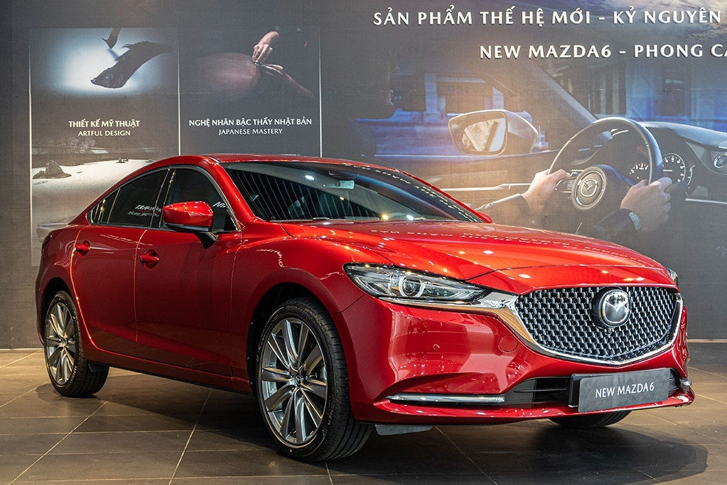 Xe sedan cỡ D giá 1 tỷ: Mazda6 suýt soán ngôi của Toyota Camry