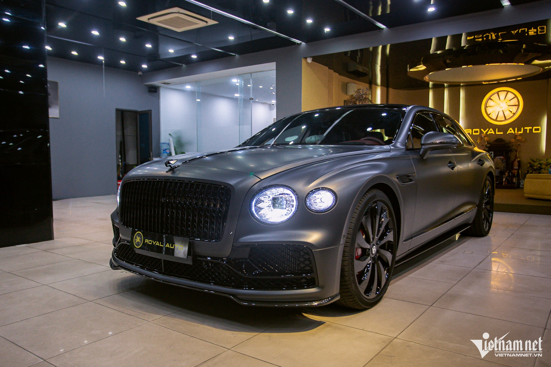 W-bentley flying spur 1.JPG.jpg