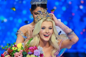 Top 30 gọi tên Kỳ Duyên, hoa hậu Đan Mạch đăng quang Miss Universe 2024