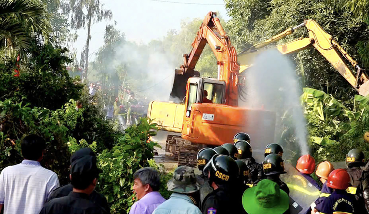 chống đối 03.jpg