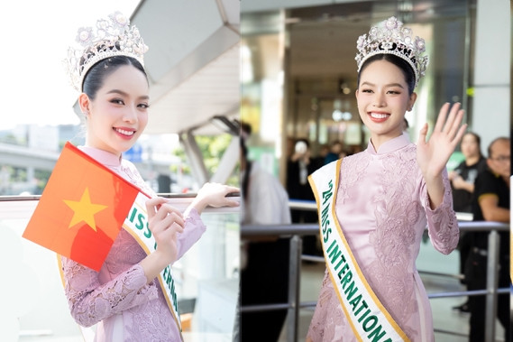 Miss International 2024 Thanh Thủy xúc động diễu hành trên xe bus 2 tầng ở TPHCM