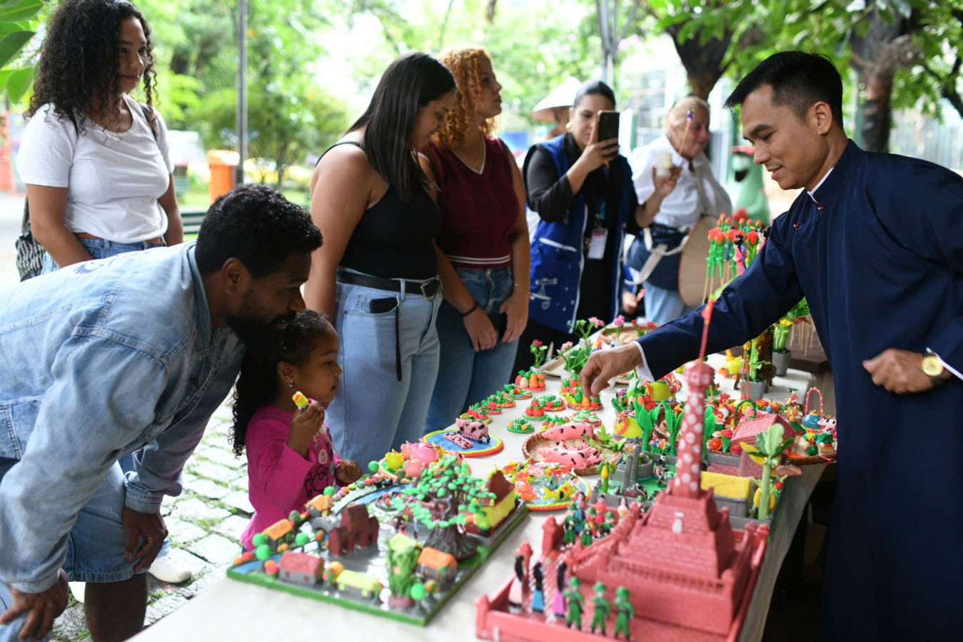 ngay viet nam o nuoc ngoai bra xin (1).jpg