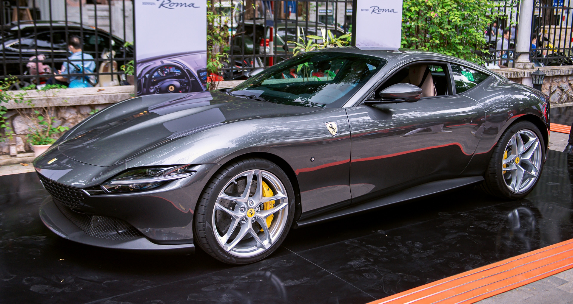 Siêu xe Ferrari Roma giá hơn 20 tỷ về tay đại gia ngành xây dựng ở