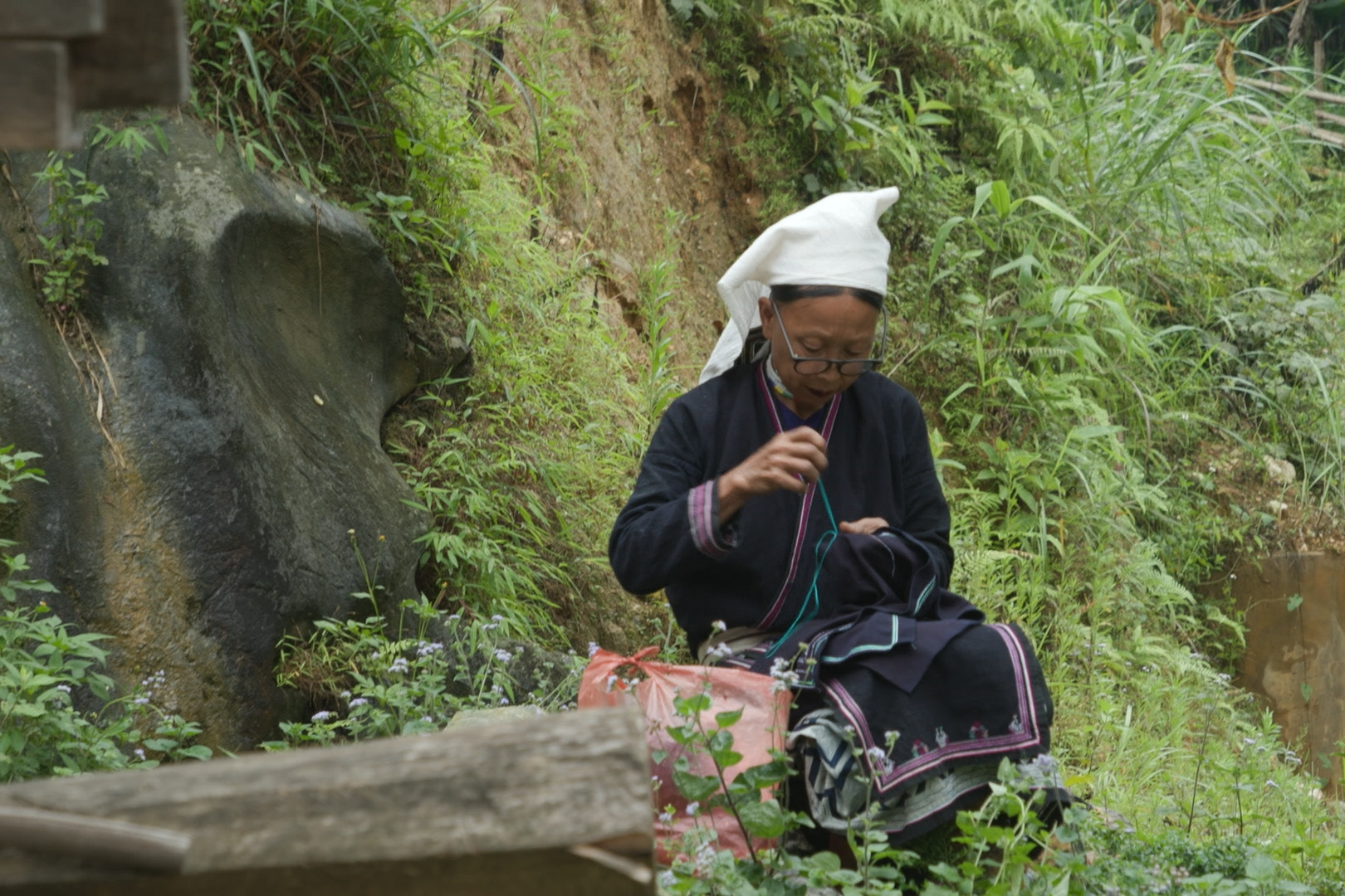 Nỗ lực hồi sinh nghề dệt thổ cẩm, tạo sinh kế cho phụ nữ Dao Tiền