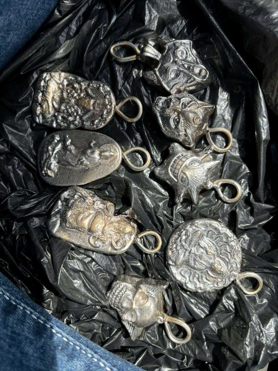 2 người phụ nữ ở Tây Ninh dàn cảnh cướp 2 kg vàng - Ảnh 3.