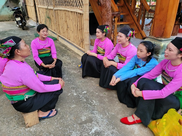 mau bán người.jpg