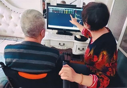 Ly hôn 20 năm, biết chồng cũ bị liệt, người vợ quay về làm ...