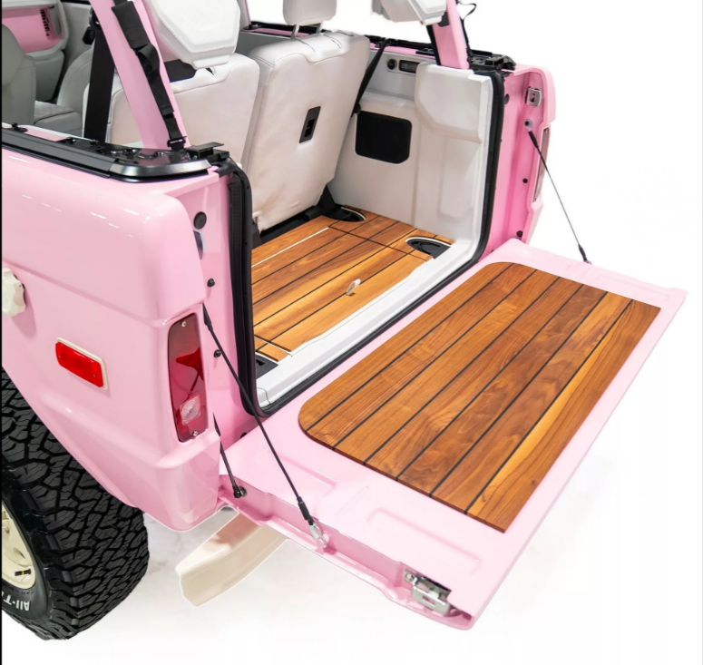 Các chi tiết được điều chỉnh trở nên phong cách hơn.png