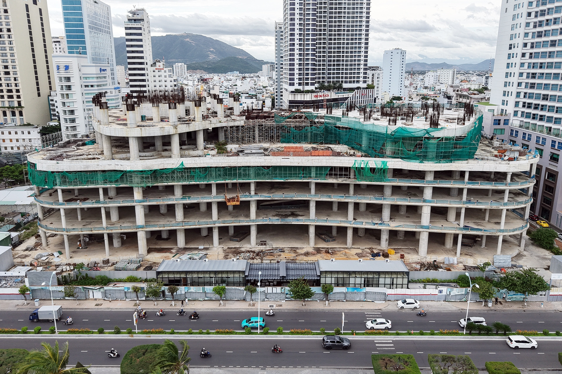 Dự án căn hộ, khách sạn cao cấp ven biển Nha Trang: Sau 8 năm mới lên đến tầng 5