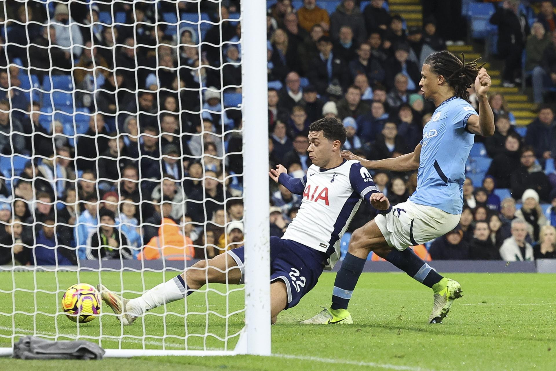 Nhận định bóng đá Man City vs Feyenoord: Chủ nhà trút giận Man city Tottenham. EFE